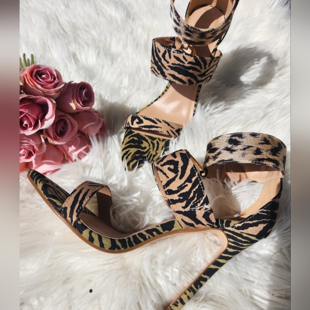 Roxxy LIMITED EDITION Animal Printed Size 7 Women's Stiletto Heels - Picture 6 of 9